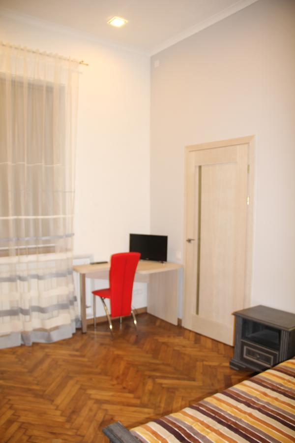Apartment On Khorvatska Street Λβιβ Εξωτερικό φωτογραφία